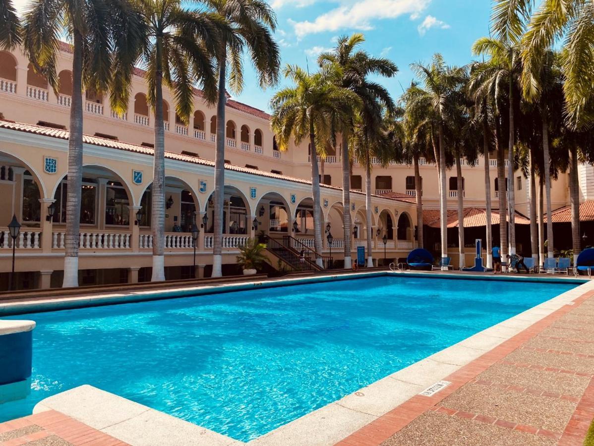 Hotel El Prado 바랑키야 외부 사진 Swimming pool at the hotel