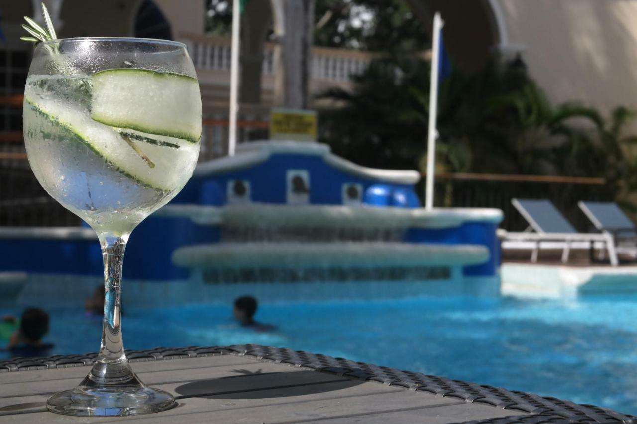 Hotel El Prado 바랑키야 외부 사진 A glass of S.P.A.